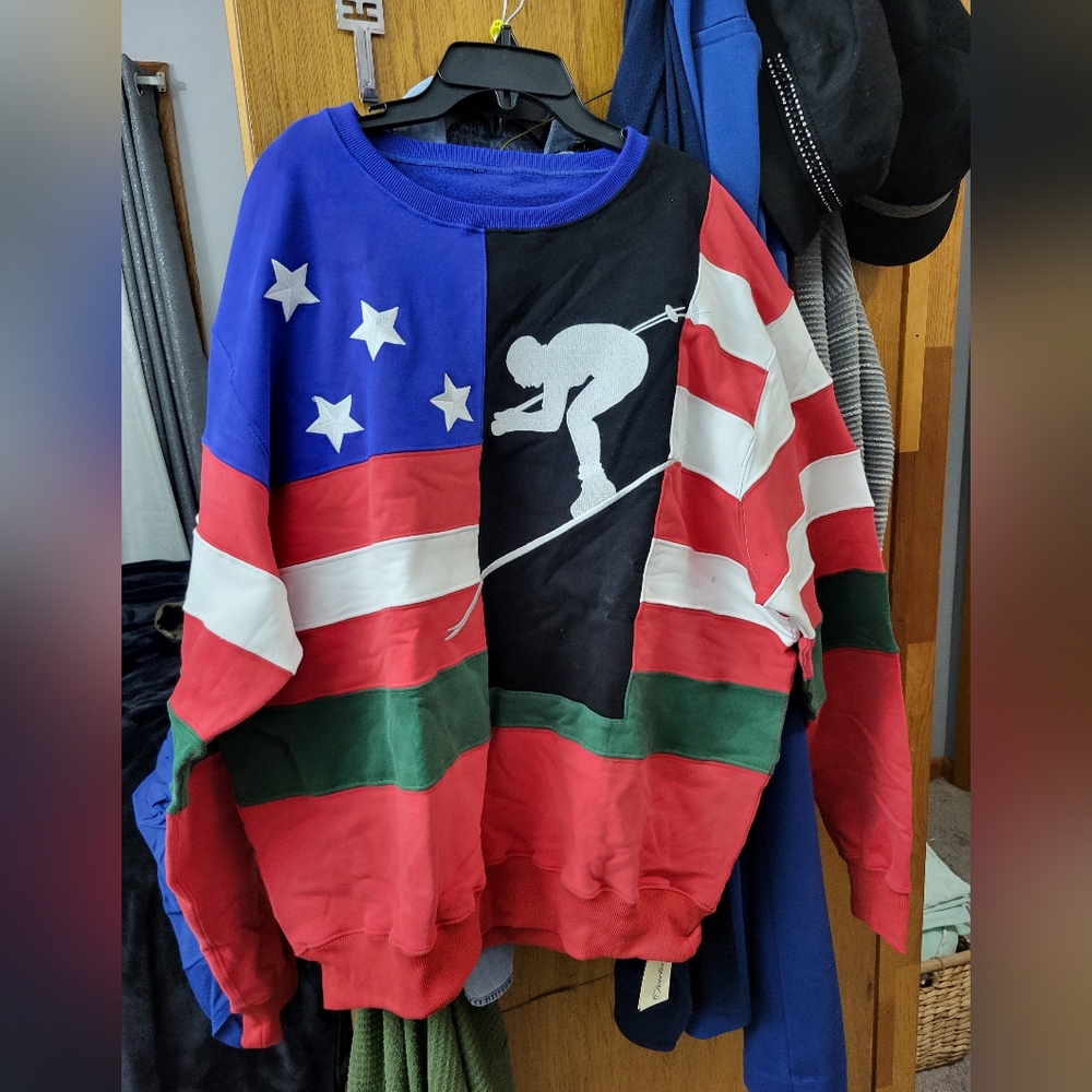 Colorful Ski Graphic Men's Sweater